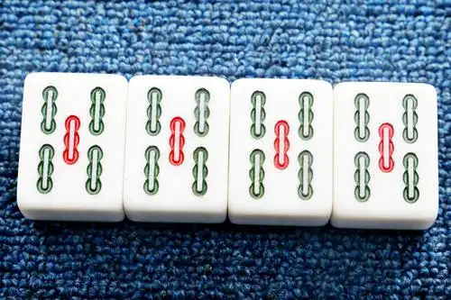 麻将牌里的四个五条