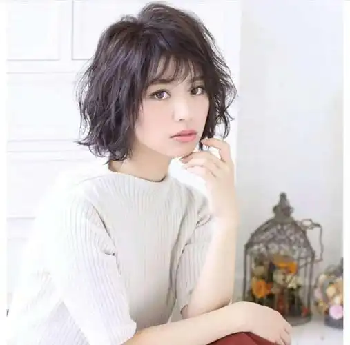 自来卷拉直管用吗 自来卷女生适合什么短发,头发护理图片,发型图片