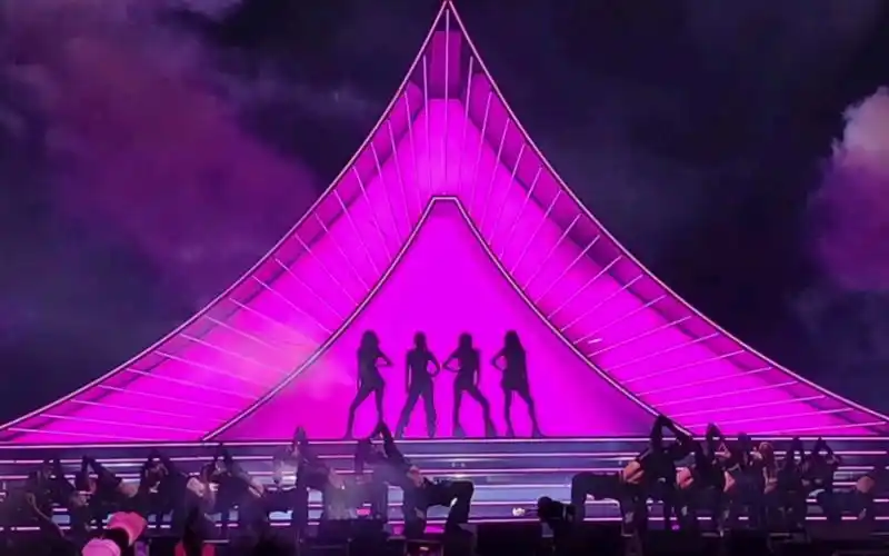 直观感受blackpink科切拉观众现场合唱(看到了两个站姐的"大炮")