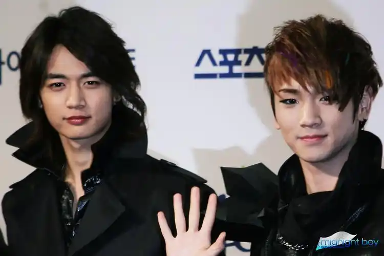 【自从昨天发现wb是珉bling向之后对其他珉站的西皮向无限好奇的取靠