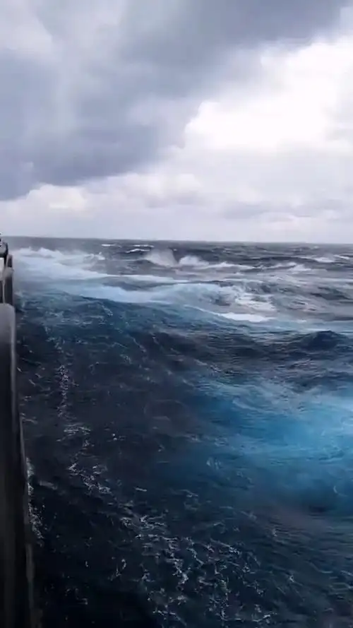 实拍大海令人生畏的一面深海恐惧症慎入zt