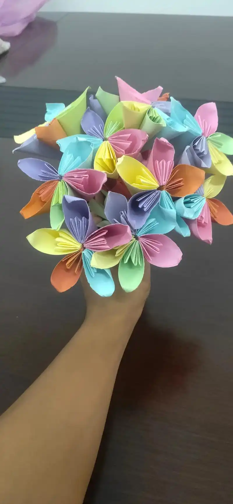 简单手工花朵制作 #好不好看你们说了算  感谢小朋友送来温 - 抖音