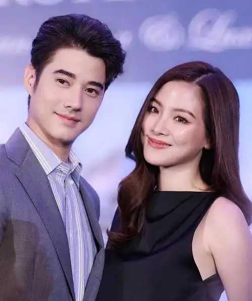 1月9日,泰国艺人小水平采娜与小九奈哈·西贡索邦各自在社交平台晒出