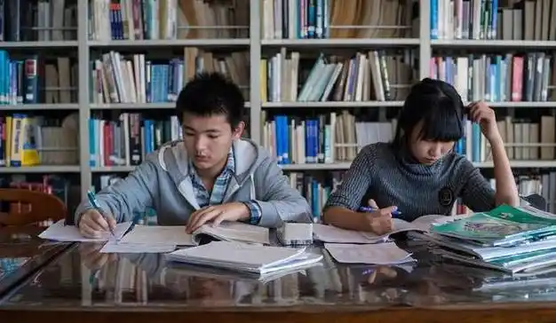 朋友儿子考上大学朋友做一事拉黑了她