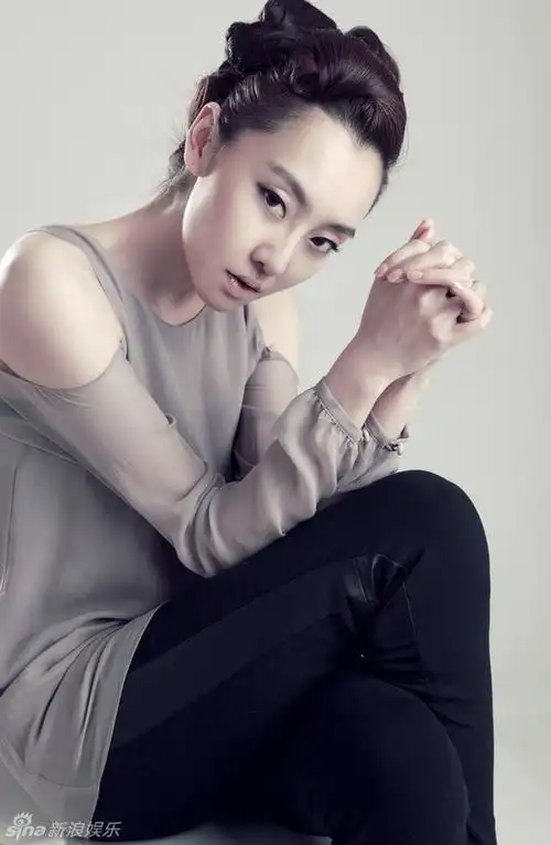 新浪娱乐讯 日前,向来深受时尚杂志和摄影师喜爱的青年演员刘洋再次