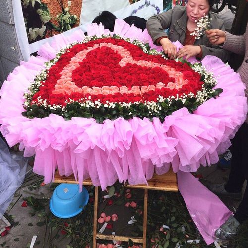 鲜花速递199朵999朵1314朵红玫瑰花束求婚告白全国同城配门店送花