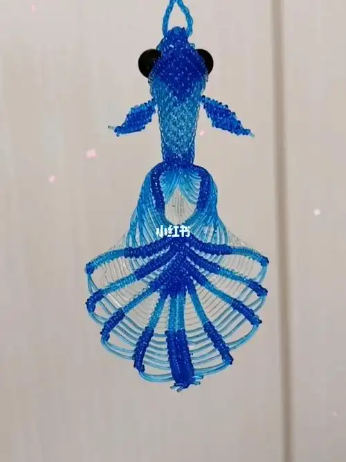 玻璃丝编织的金鱼
