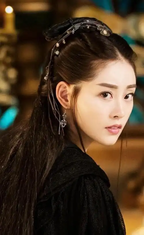 祝绪丹换上《画心师》的造型秀丽绝俗,比陈钰琪版赵敏都要美