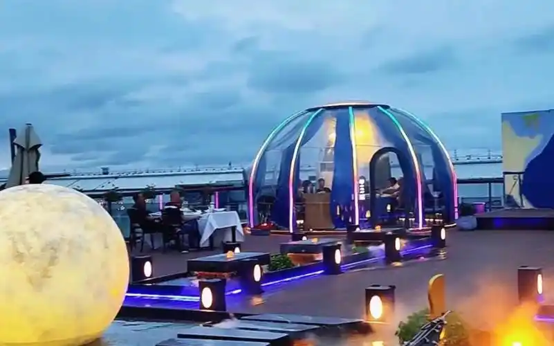 星空房餐厅案例——临港汤记传菜6套星空房,打造特色户外网红餐厅