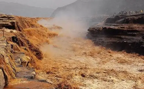 黄河汹涌在梦里