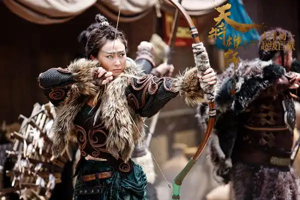 天将雄师林鹏圆梦作武女与成龙对打伤痕累累