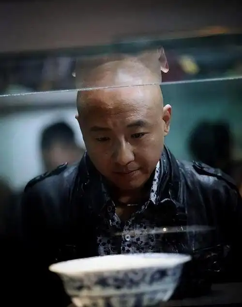 周晓鸥歌手个人资料 黑豹乐队主唱周晓鸥 - 歌词译