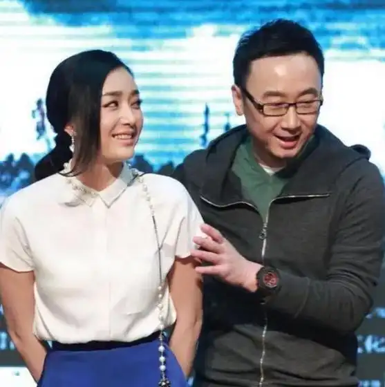 秦岚:痴爱两任男友被抛弃,如今恋上小10岁鲜肉,43岁依旧单身