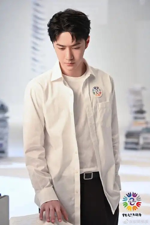 王一博新歌白衬衫花絮照