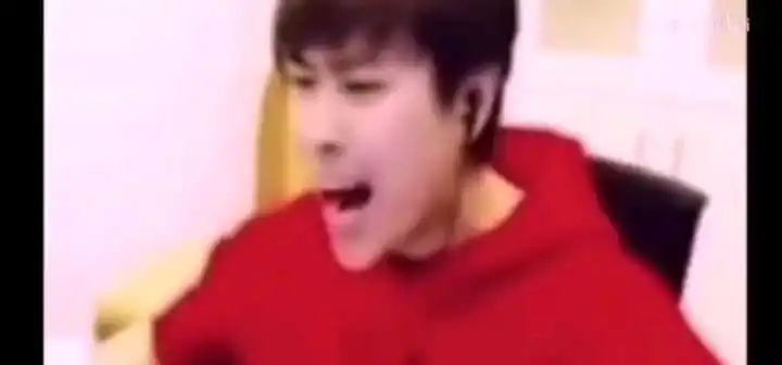 【10分钟洗脑】我 爱 你 妈(卢本伟玩你妈无限循环)_哔哩哔哩_bili