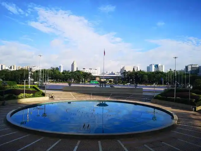 龙腾盛世——深圳市龙岗区龙城广场一瞥