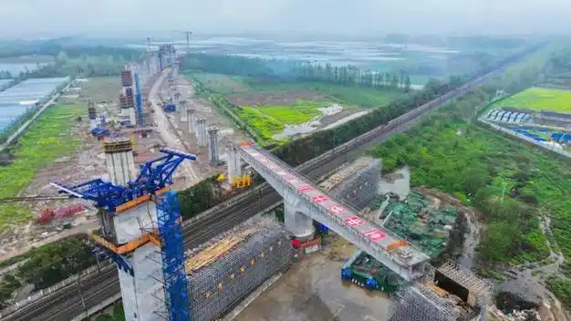 转体现场沪渝蓉高铁汉口至汉川东是我国沿江高速铁路通道的重要组成
