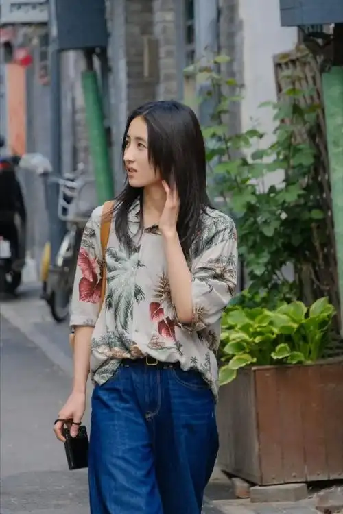 张子枫从演女儿到演自己