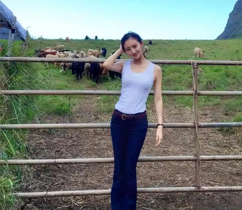 景甜真人长啥样?看到她十年前的照片后,网友:张继科就后悔吧!