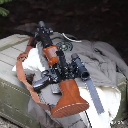 经典名枪德国fg42伞兵步枪