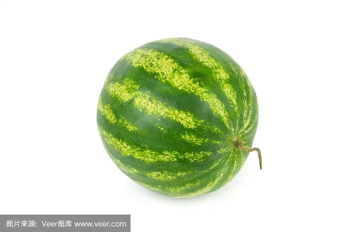 成熟的圆形西瓜孤立在白色背景上.