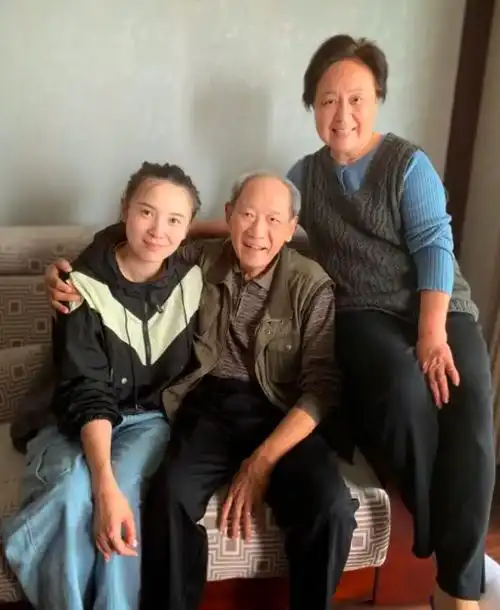 李志舆不仅表演艺术精湛,他还在上戏任教多年,培养出不少"明星学生".