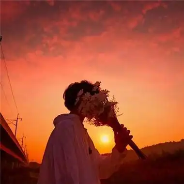 今天小编给大家分享一组超级好看又特别精致的男生头像,看起来特别的