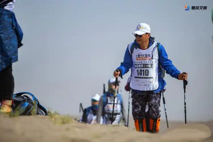 征服戈壁开拓无限与企业家戈壁徒步探索商业精神的极限