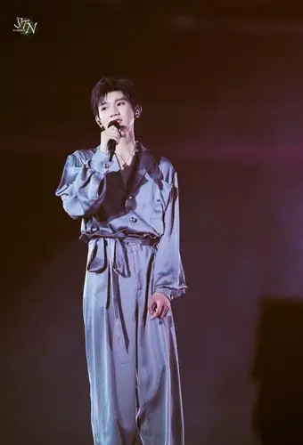 王源六周年睡衣par