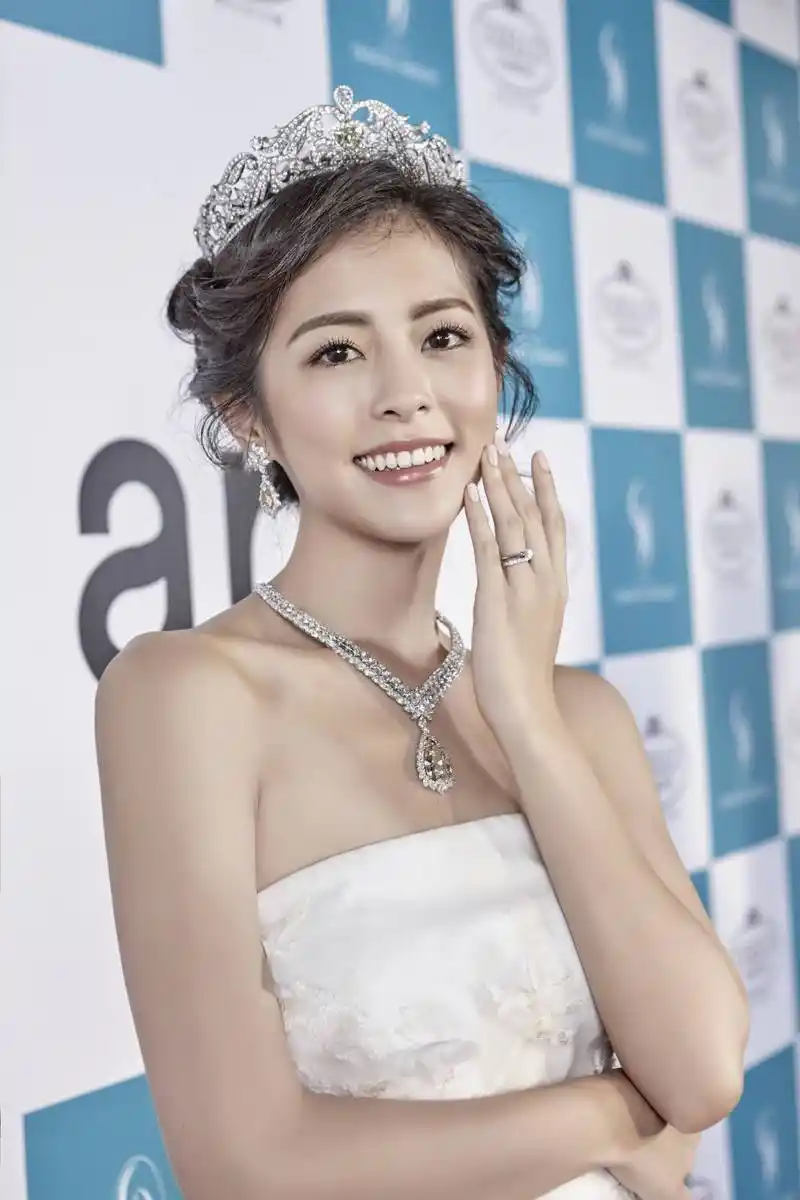 任容萱流泪和陈澧霆分手,转身开心和新欢共饮椰汁?观众是什么?