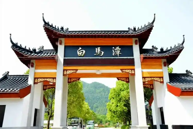 皖美潜山 每日一景:白马潭景区_旅游_特色_余根