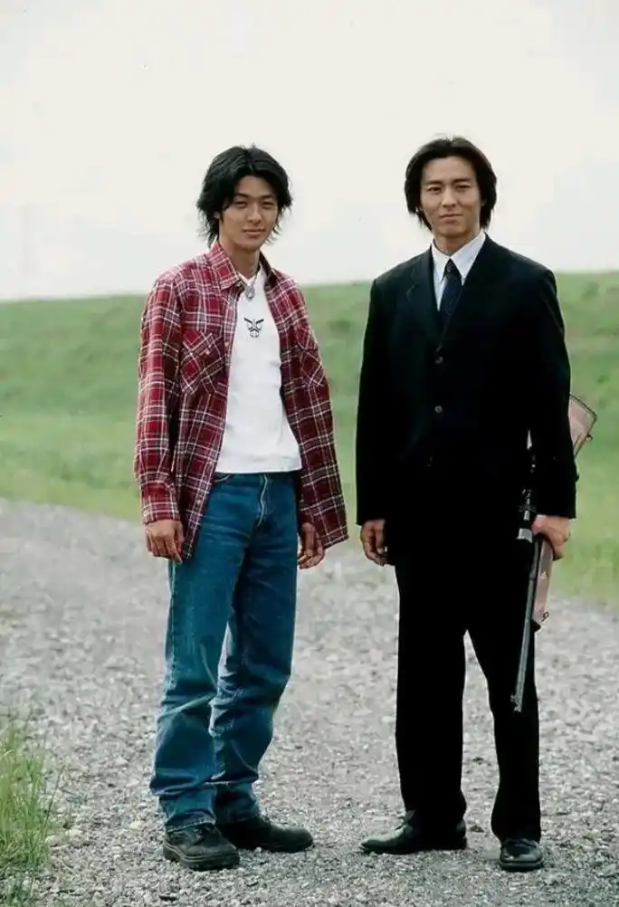 五代雄介: 临走前你对我说要守护大家的微笑,我望着青空送你远 - 抖音