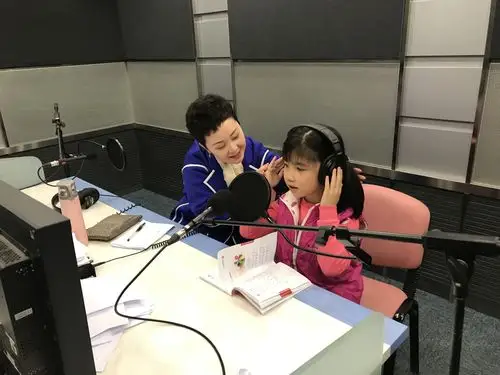 "少儿播音主持"开启孩子新未来!