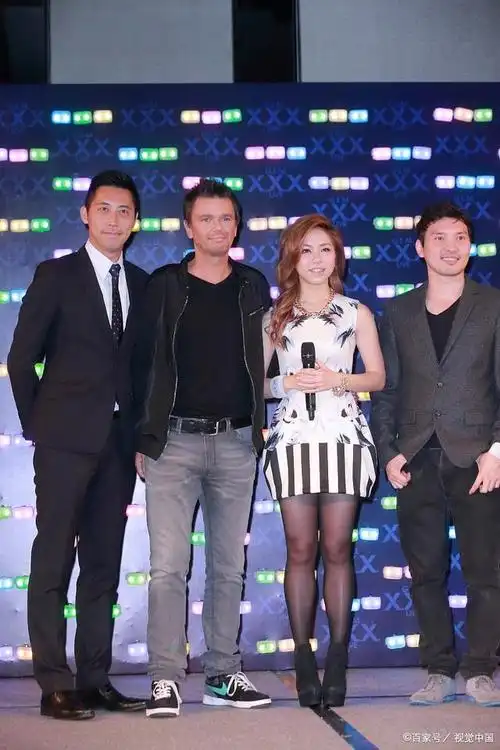 近日,据台湾媒体报道,萧亚轩与荷兰籍富二代男友hank在社交软件上互动