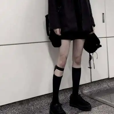 下半身的个性女生头像