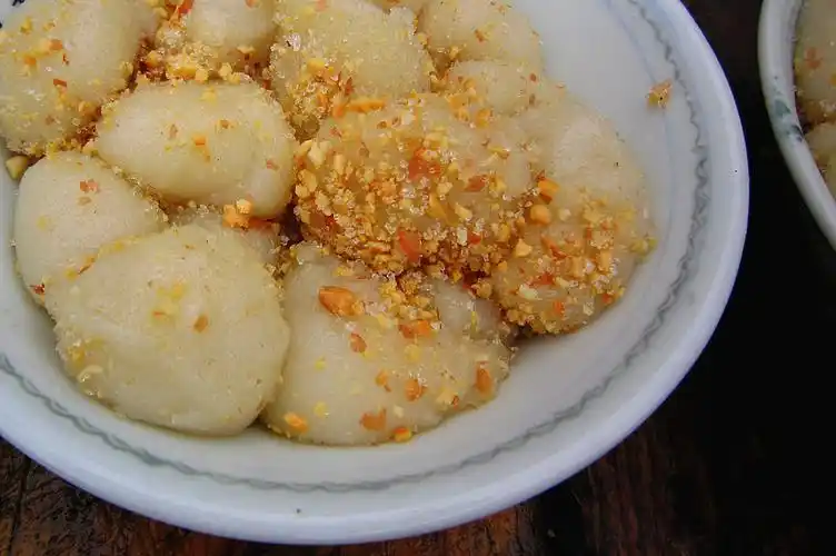 p>糍粑是用 a target="_blank" href="/item/糯米/118479" data