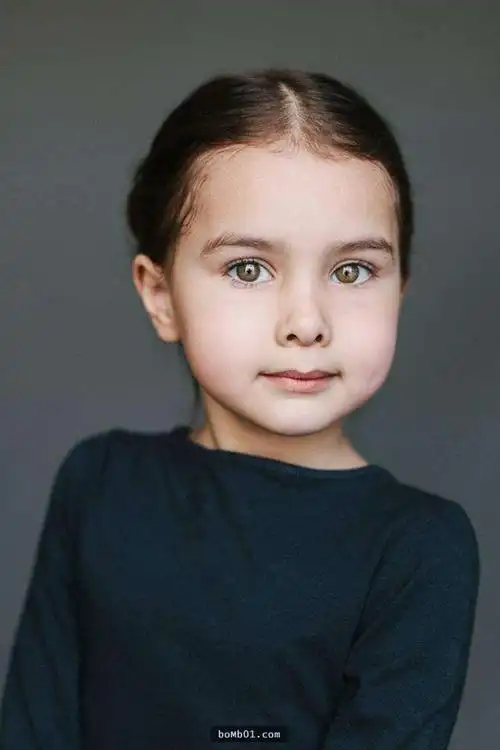 14个「视线会一直停留在他们脸部细细欣赏」的最美混血儿小孩,光是混