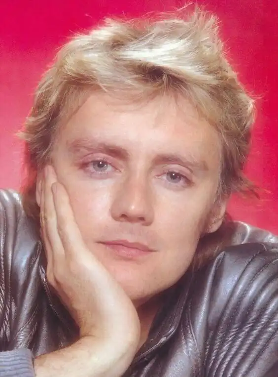 【来自投稿】罗杰·泰勒,1949年7月26日出生于英国,是一位英国创作