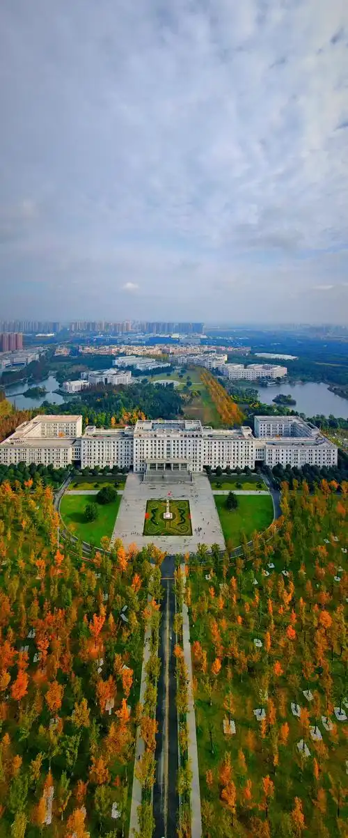 成都电子科技大学的秋天………… - 美篇