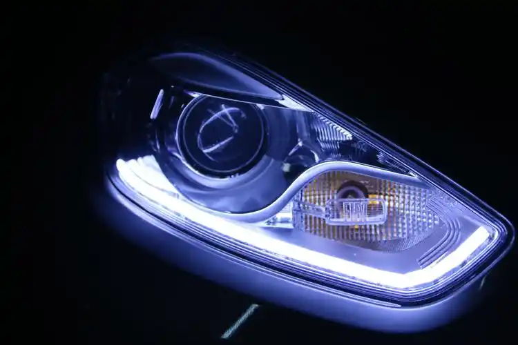 菲亚特菲翔升级大灯氙气灯led透镜车灯升级改装大灯总成升级成都改灯