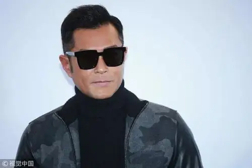 古天乐最近新片不断,活动也不少,让人大跌眼镜的是,他的手机竟比他先