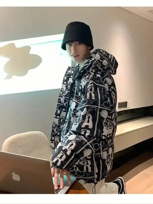 喜欢秋天还是喜欢冬天还是喜欢模特#潮流穿搭  #余庆伟  #hetinghome