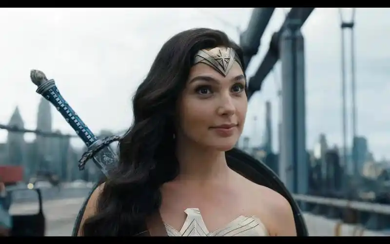 【闪电侠】真言套索之下,蝙蝠侠对神奇女侠说出了真心话