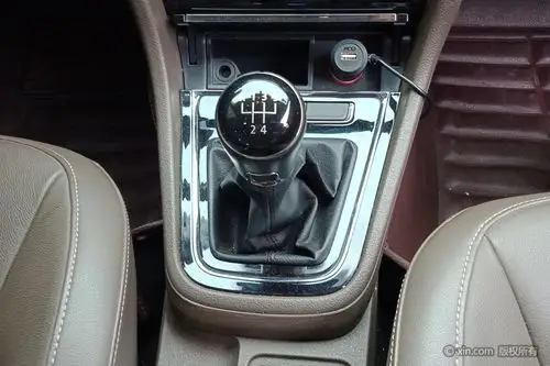 大众宝来档把特写