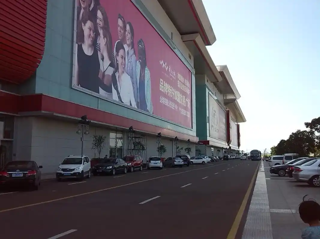 深圳平湖华南城实拍,这里现已发展为一个大型的物流中心