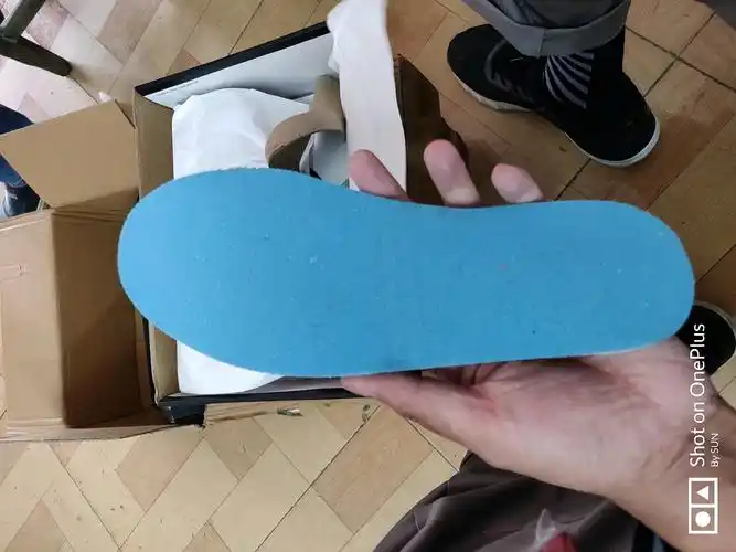 毒包装盒里的aj1 做的很真!