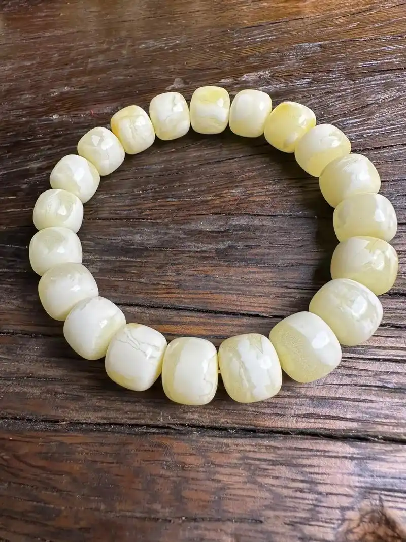 瓷白蜜蜡,今晚开炸#蜜蜡 #瓷白蜜蜡 - 抖音