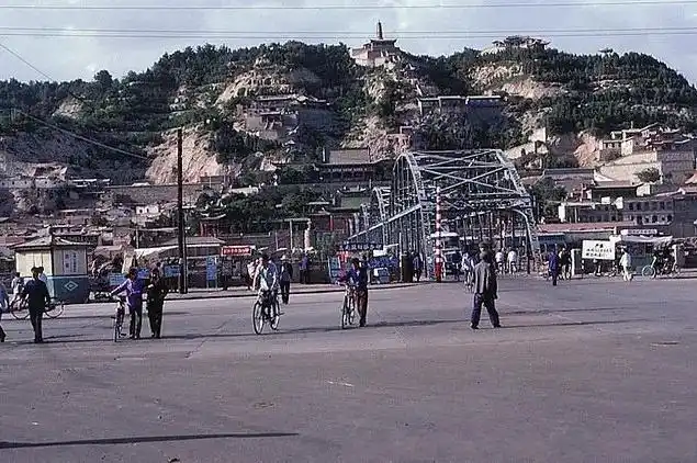 老照片:八十年代的甘肃兰州,你还能认出这些地方吗?