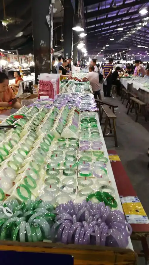 南阳镇平石佛寺玉石城