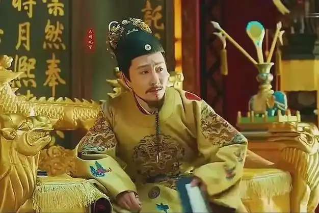 朱祁钰在巩固地位后,废掉了朱祁镇儿子的太子之位,立自己的儿子朱见济